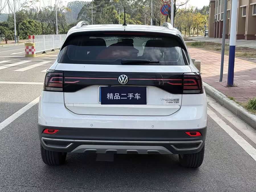 Volkswagen T-Cross 2019 #8 Volkswagen T-Cross 2019 car image #8