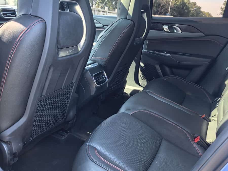 Lynk & Co 02 2019 #8 Lynk & Co 02 2019 car image #8