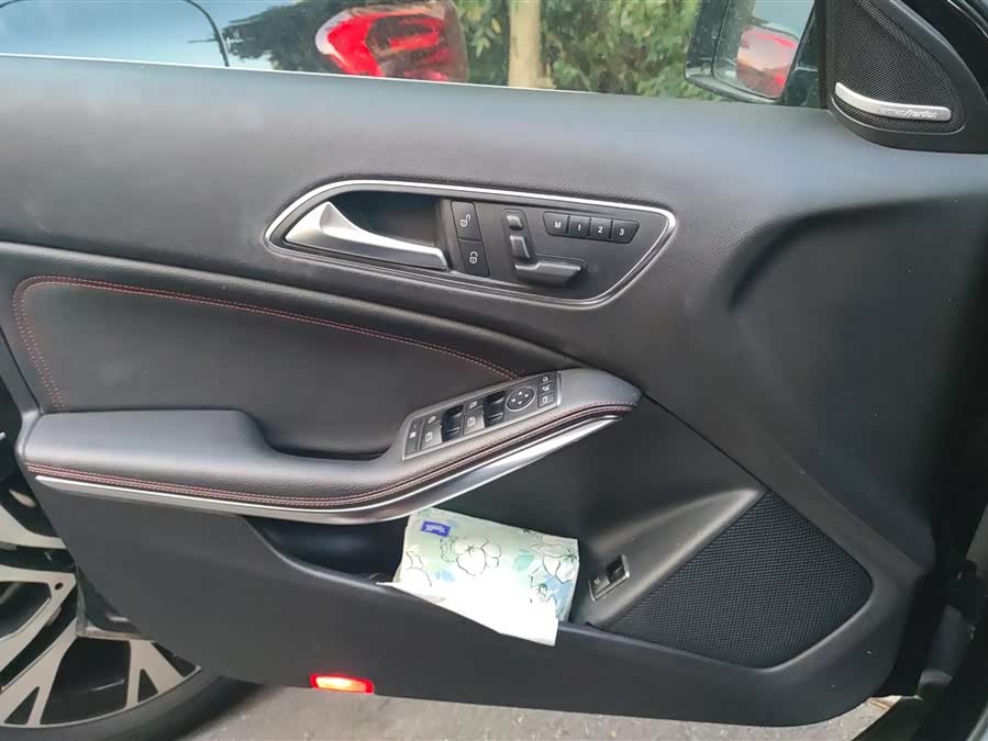 Mercedes-Benz GLA AMG 2017 car image #8