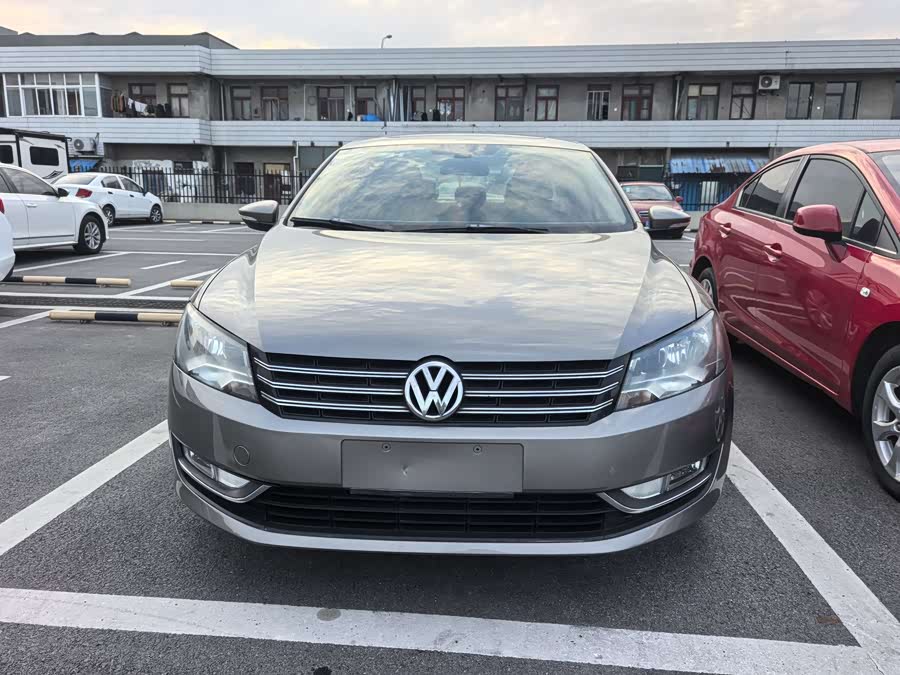 Volkswagen Passat 2013 car image #8