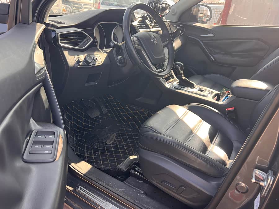 MG GS 2016 car image #8