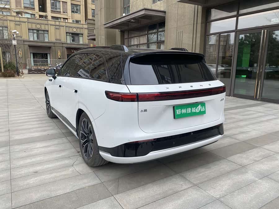 Xpeng G9 2025 car image #8