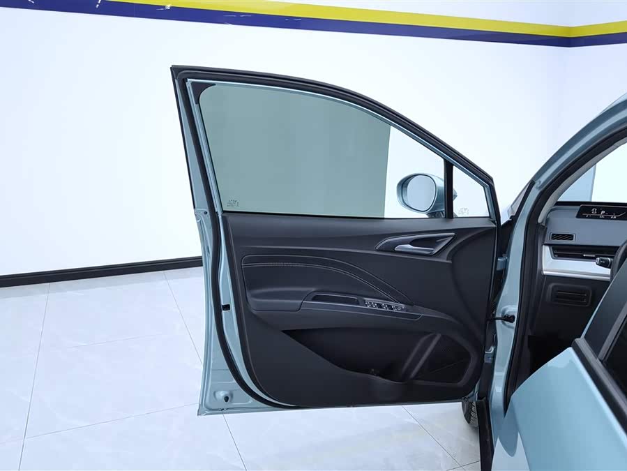 哪吒汽车 哪吒V 2022 #8 哪吒汽车 哪吒V 2022 汽车图片 #8