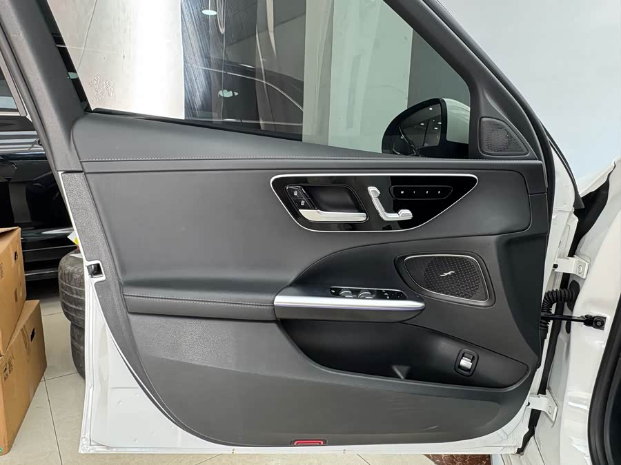 Mercedes-Benz C Class 2023 car image #8