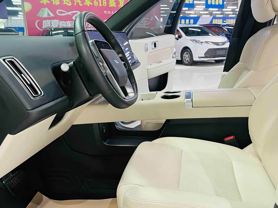 Li L6 2024 imagen de coche #8