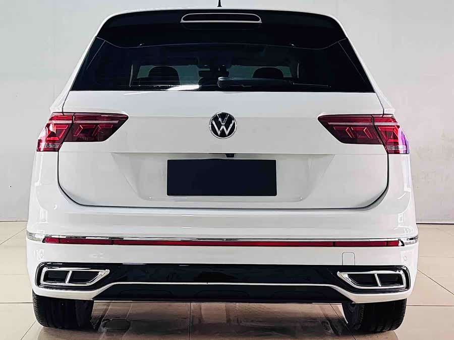 Volkswagen Tiguan L 2023 car image #8