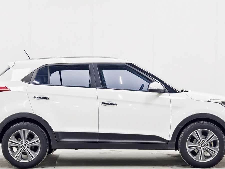 Hyundai ix25 2015 #8 Hyundai ix25 2015 car image #8