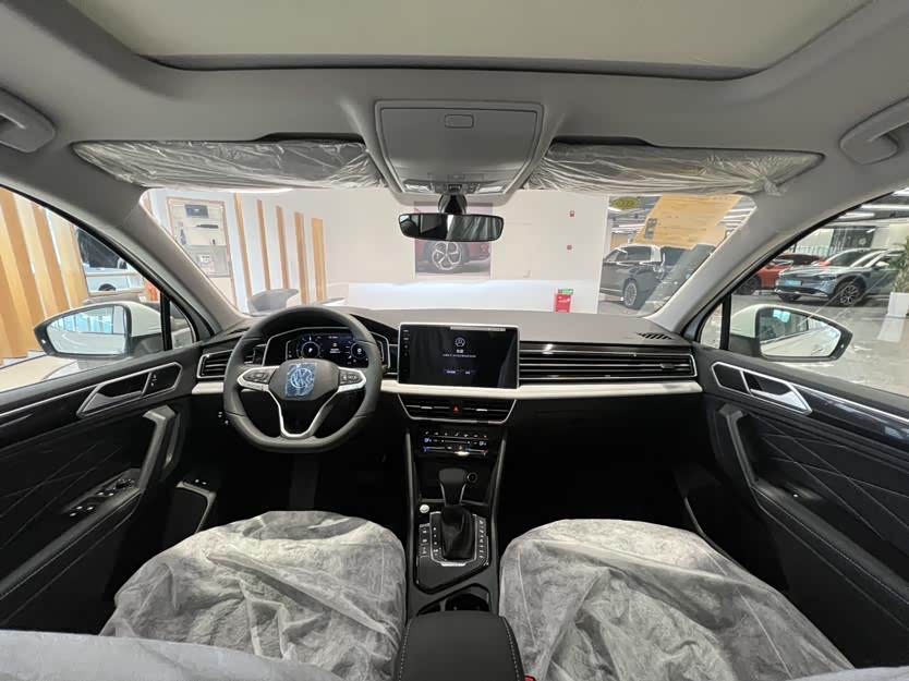 Volkswagen Tiguan L New Energy 2025 car image #8