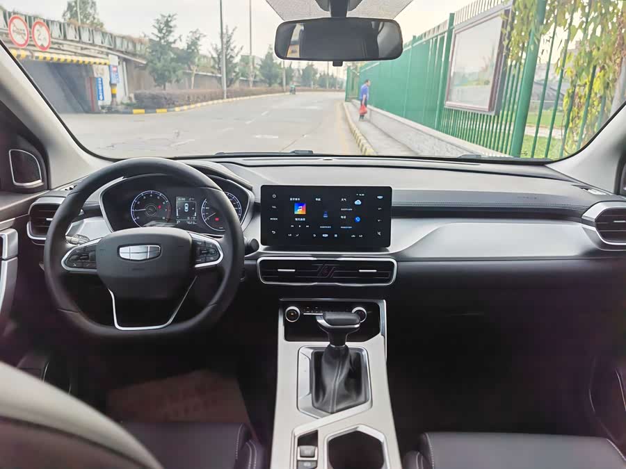 GEELY Coolray 2025 #8 GEELY Coolray 2025 car image #8