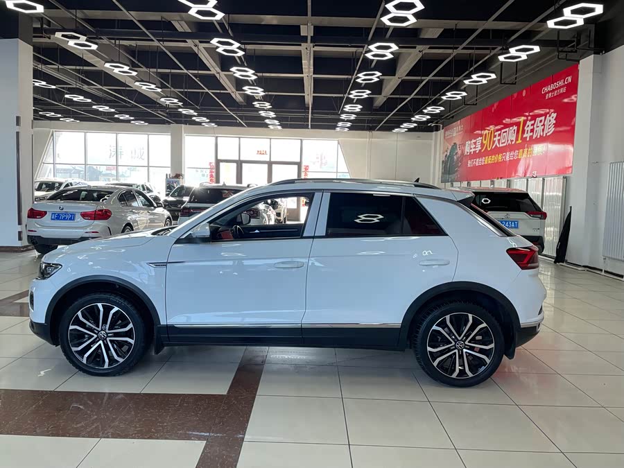 Volkswagen T-Roc 2021 car image #8