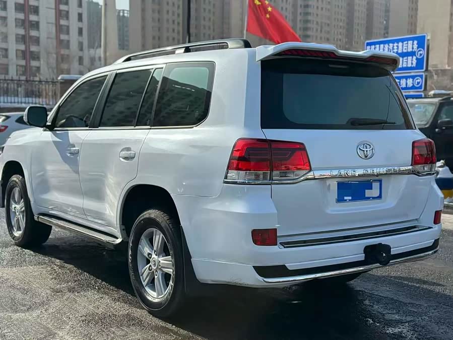 Toyota Land Cruiser 2011 car image #8