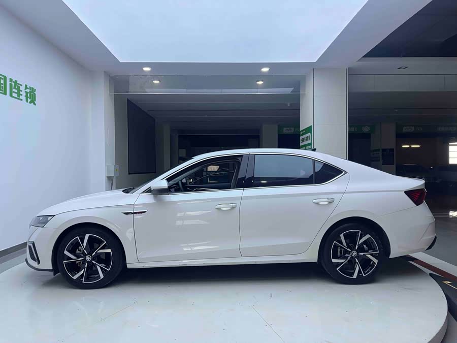 Skoda Octavia 2021 #8 Skoda Octavia 2021 car image #8