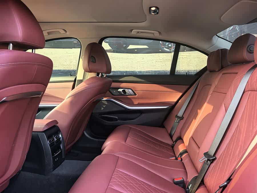 BMW i3 2024 immagine di auto #8