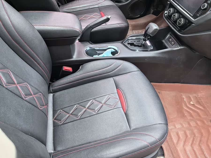 Soueast DX3 2018 car image #8