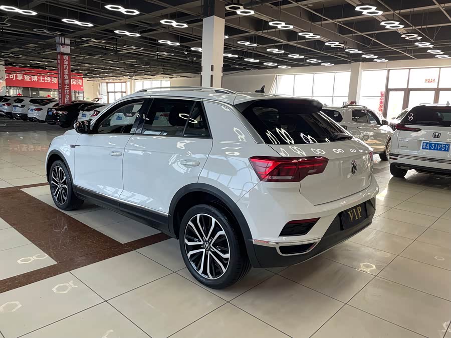 Volkswagen T-Roc 2022 car image #8