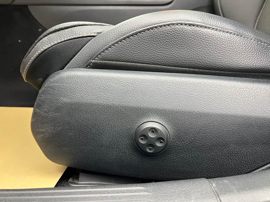 Mercedes-Benz C Class 2024 car image #8