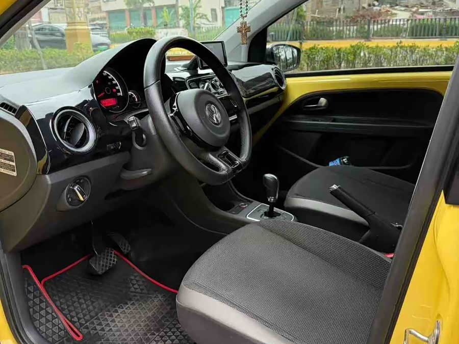 Volkswagen up! 2015 car image #8