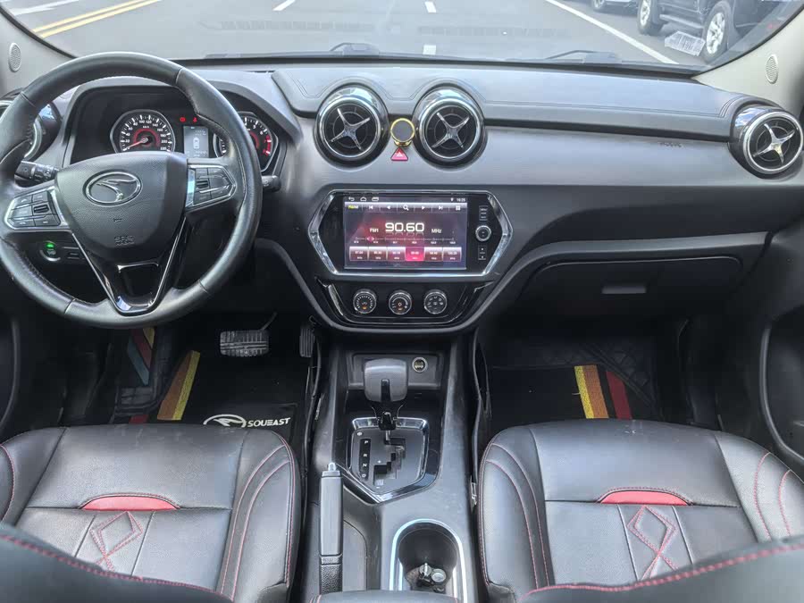 Soueast DX3 2018 car image #8