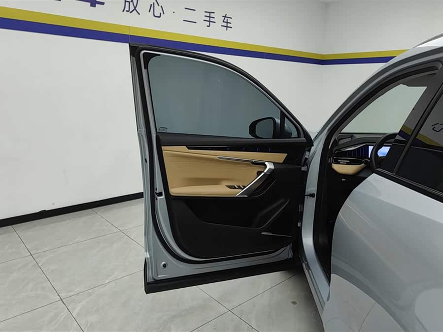 GEELY Boyue L 2024 car image #8