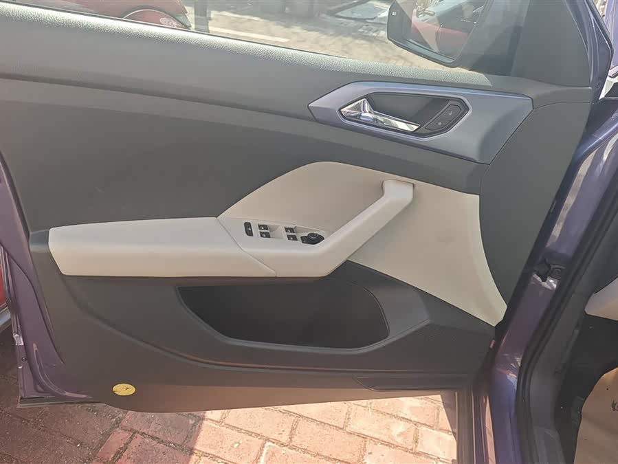 Volkswagen T-Cross 2019 car image #8