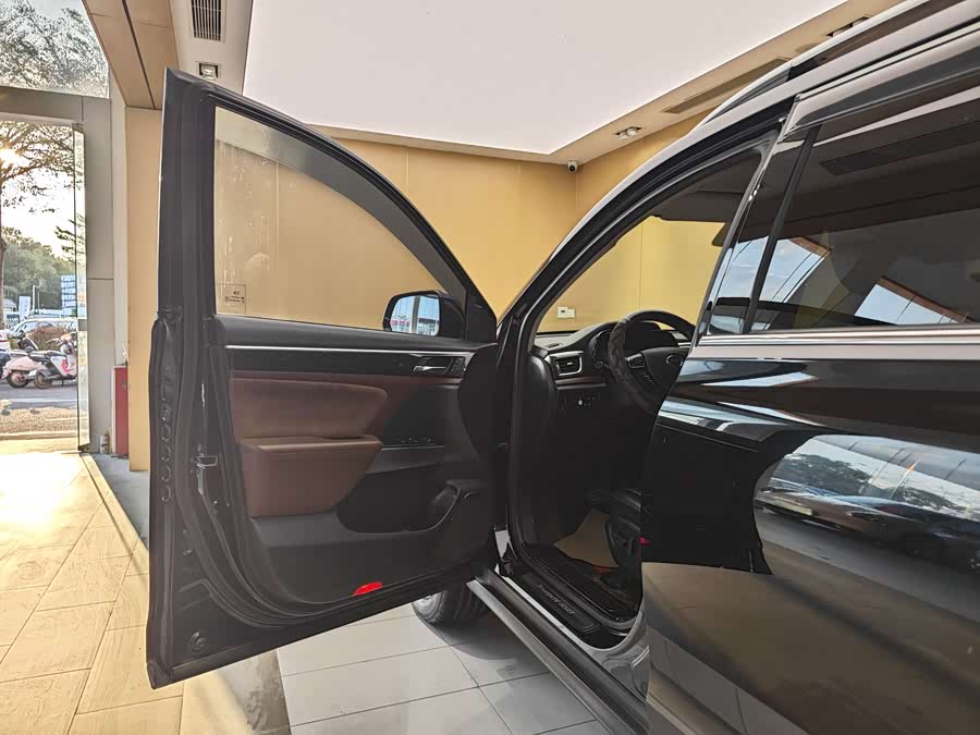 GAC Trumpchi GS8 2017 car image #8