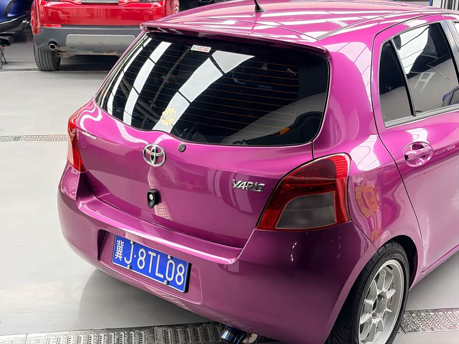 Toyota Yaris 2011 car image #8