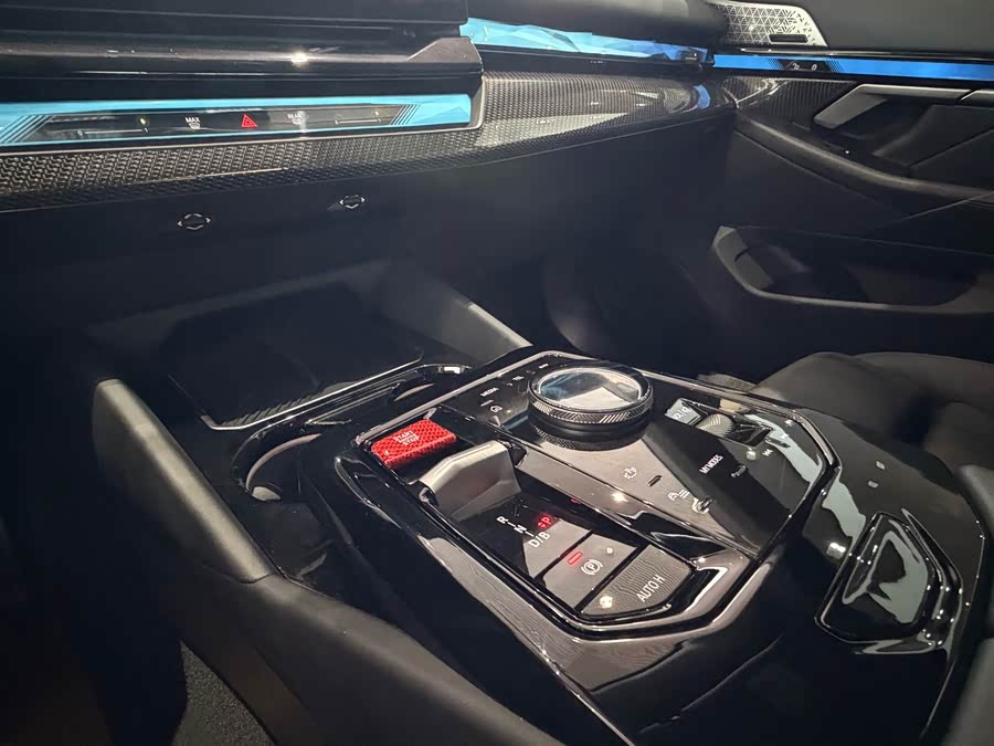 BMW i5 M60 2025 car image #8