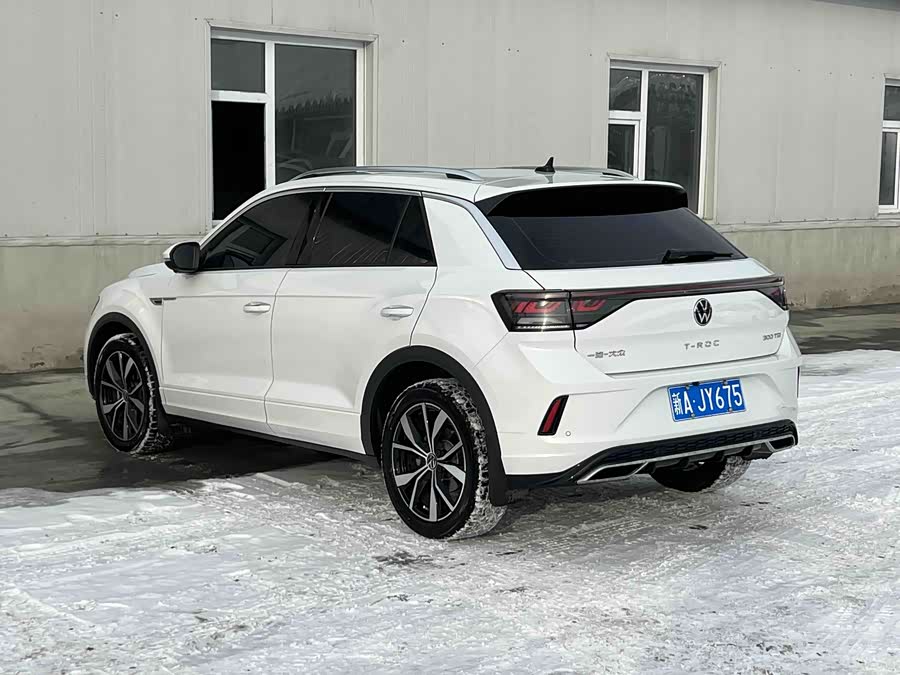 Volkswagen T-Roc 2025 immagine di auto #8