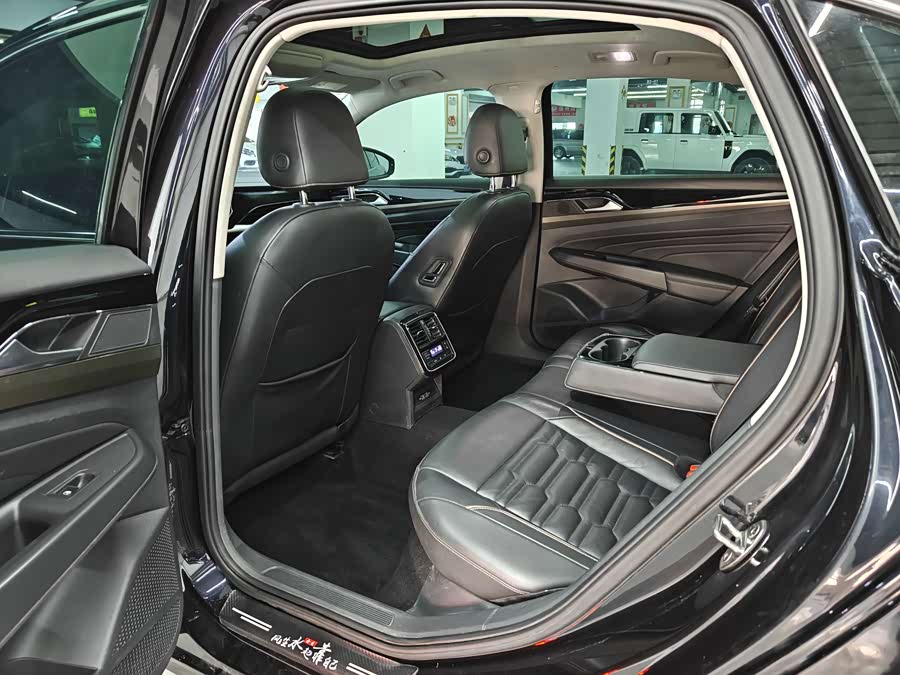 Volkswagen Passat 2019 immagine di auto #8