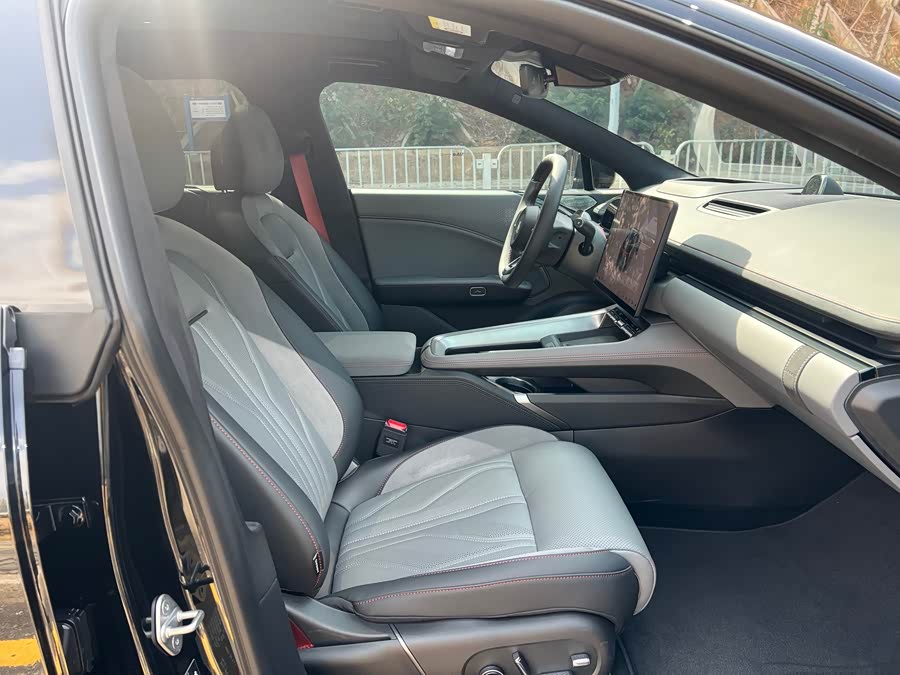 极氪 极氪007 2025 汽车图片 #8