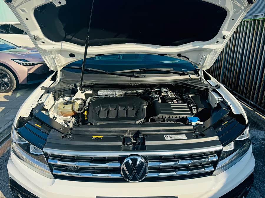 Volkswagen Tiguan L 2020 #8 Volkswagen Tiguan L 2020 car image #8