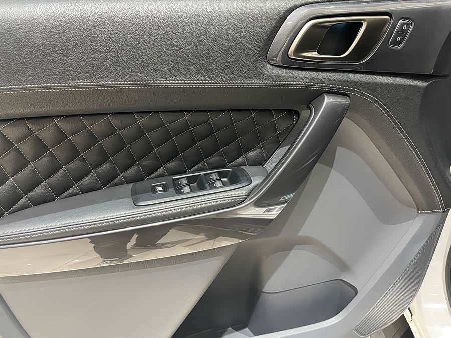 Ford Everest 2016 immagine di auto #8