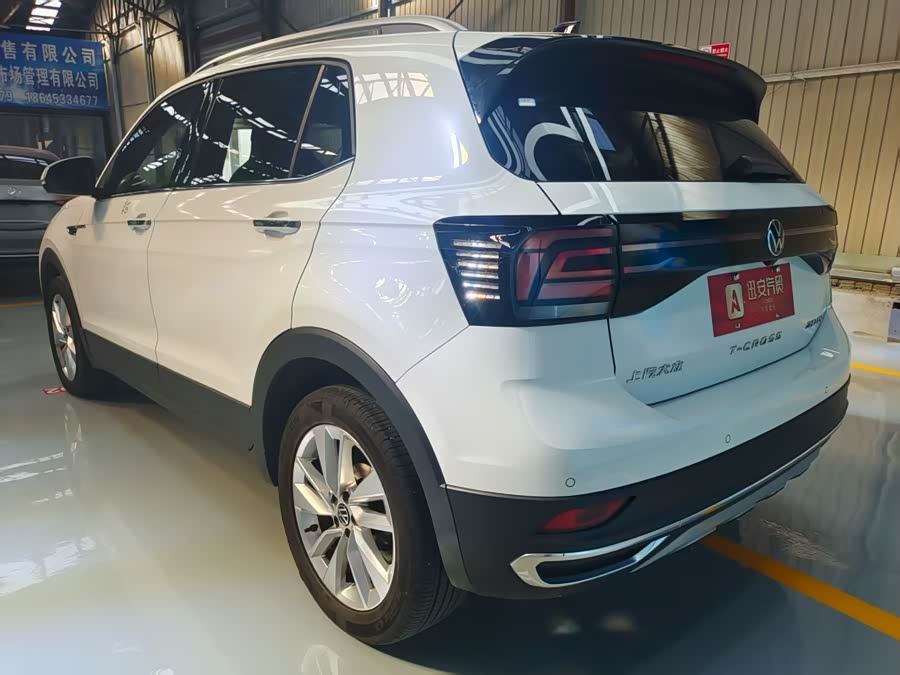 Volkswagen T-Cross 2023 car image #8