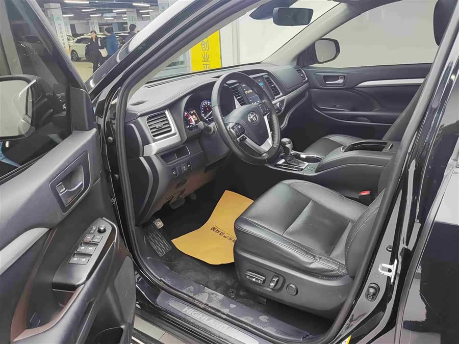 Toyota Highlander 2021 immagine di auto #8