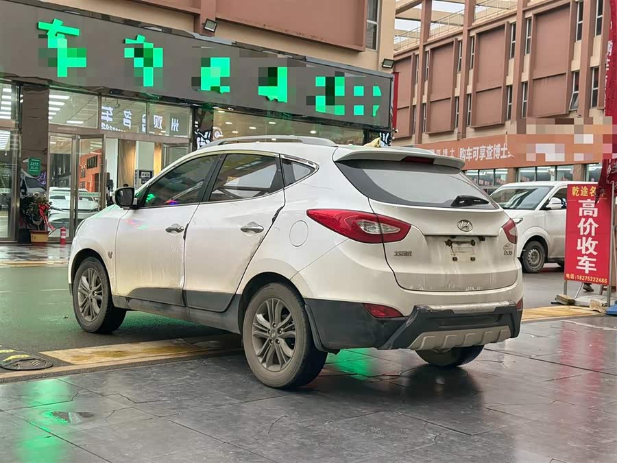 Hyundai ix35 2015 car image #8