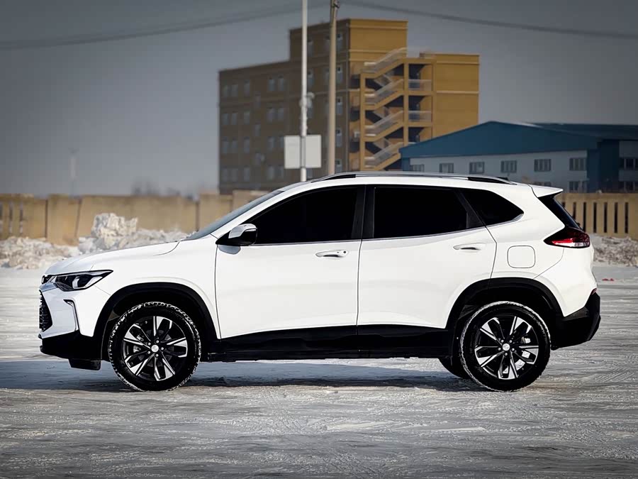 Chevrolet Tracker 2022 imagen de coche #8