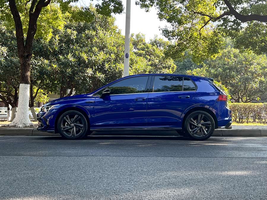 Volkswagen Golf 2023 car image #8