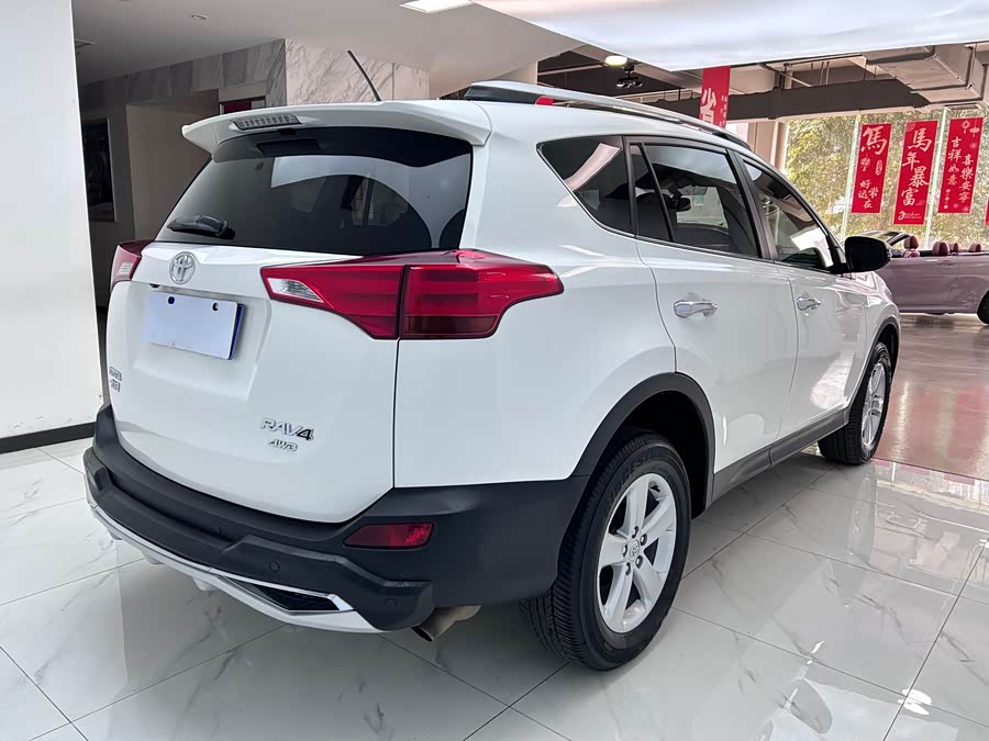 Toyota RAV4 2014 #8 Toyota RAV4 2014 car image #8