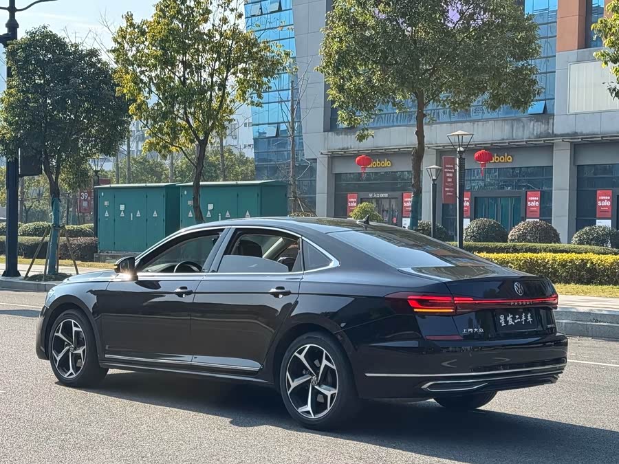 Volkswagen Passat 2025 صورة سيارة #8