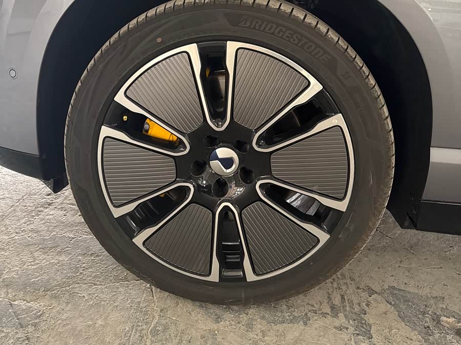 Denza #8 Denza car image #8