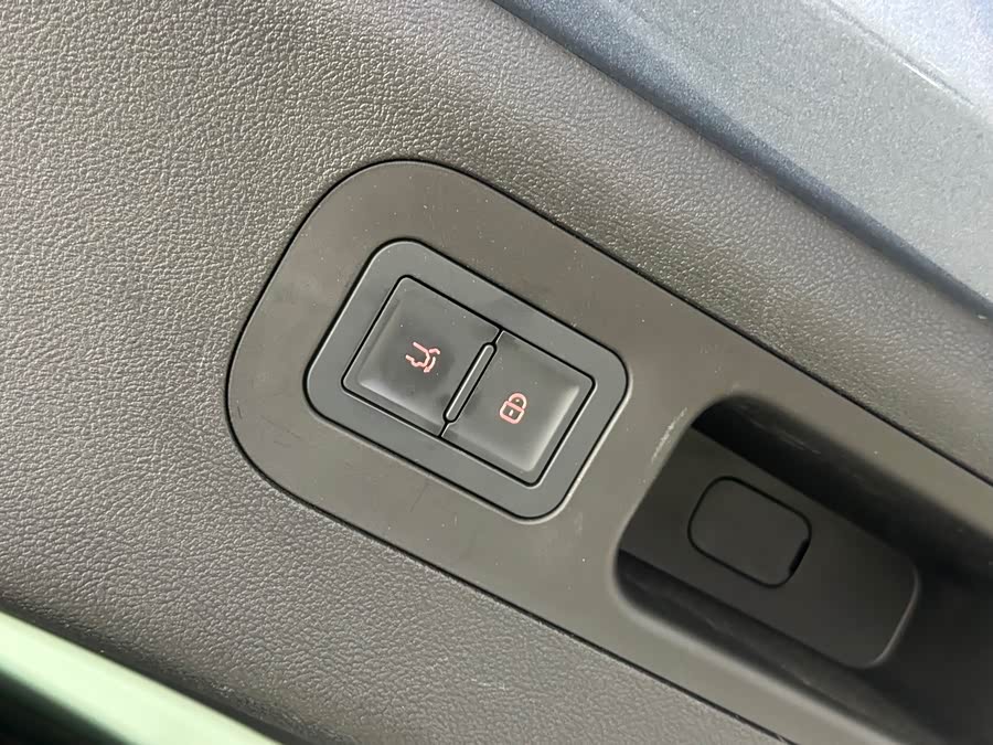 BYD Sea Lion 07 DM-i 2025 car image #8