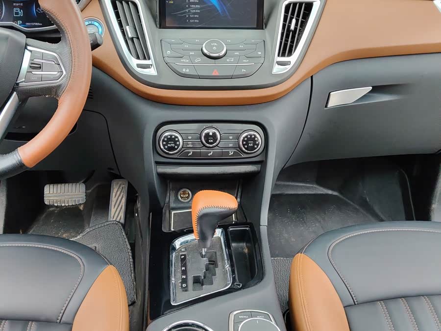 Soueast DX7 2016 car image #8