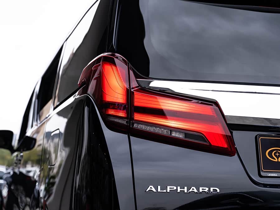 Toyota Alphard 2019 car image #8