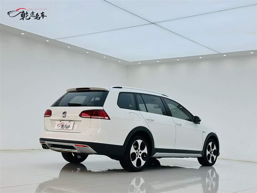 Volkswagen Golf (Imported) 2020 car image #8