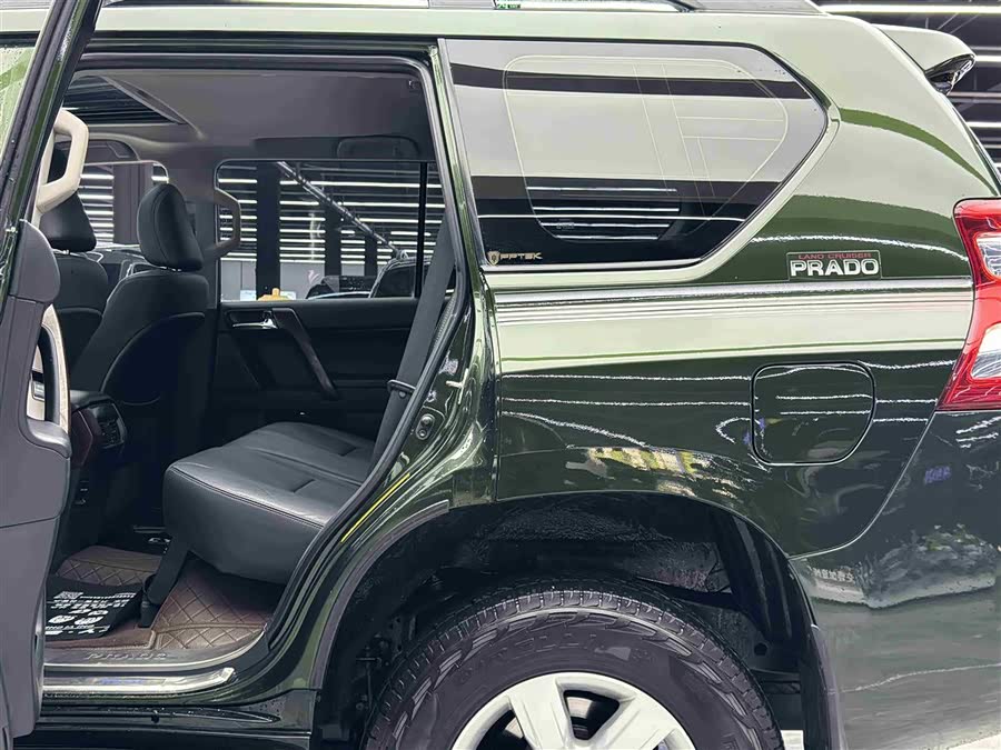Toyota Land Cruiser Prado 2017 car image #8