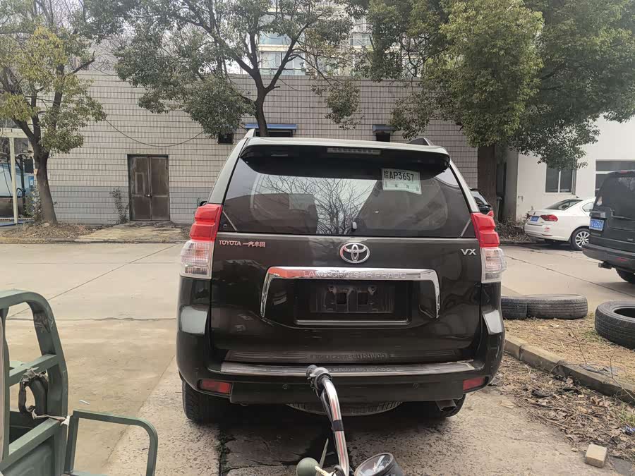 Toyota Land Cruiser Prado 2010 immagine di auto #8