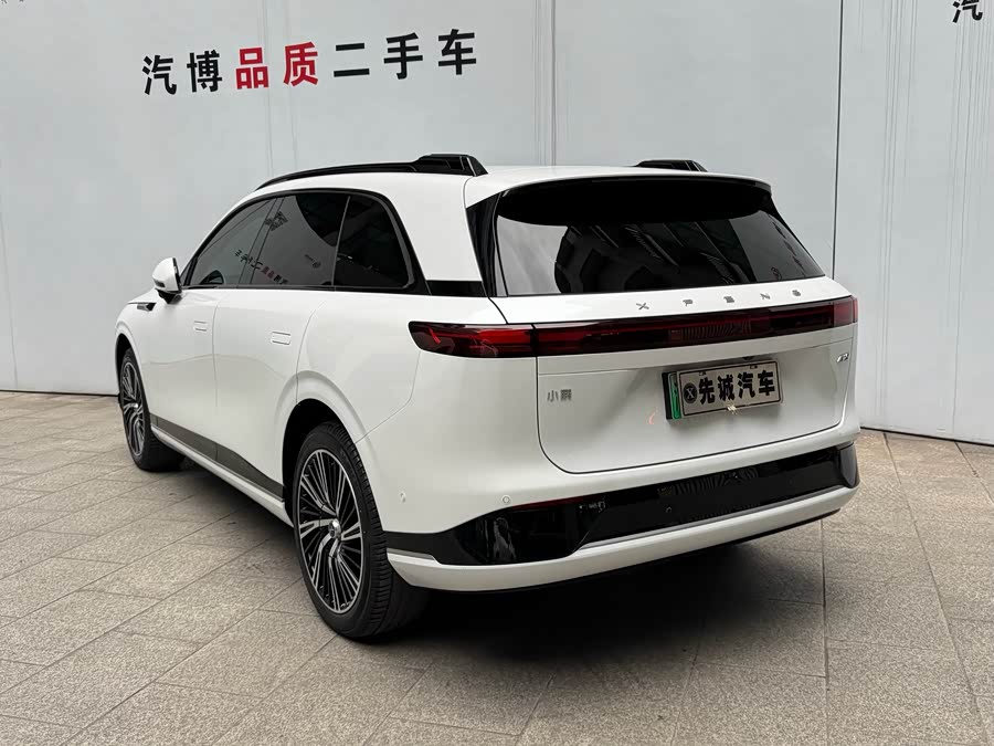 Xpeng G9 2025 car image #8