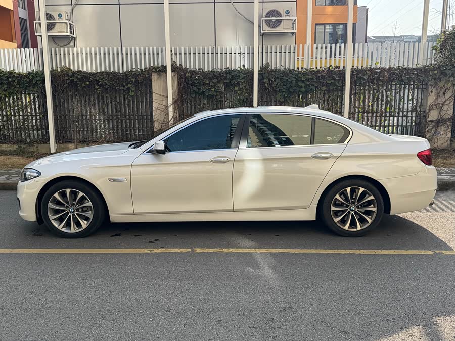 BMW 5 Series 2016 #8 BMW 5 Series 2016 car image #8