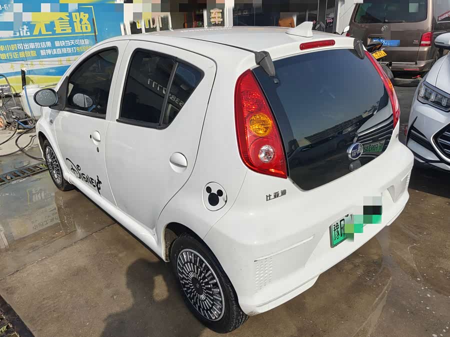 BYD e1 2019 car image #8