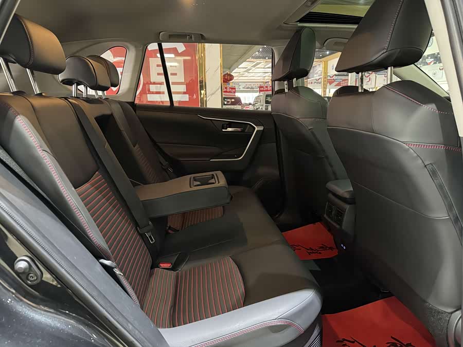 Toyota RAV4 Hybird E+ 2021 immagine di auto #8